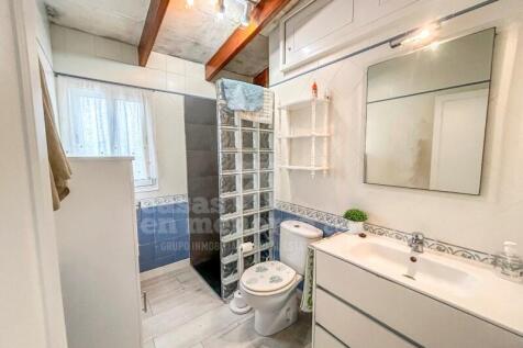 Detached villa with garden in Son Carrió