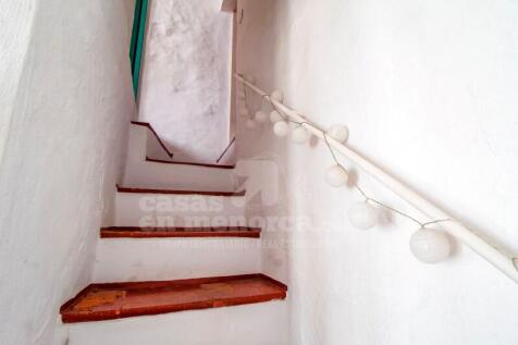House with patio in Es Migjorn