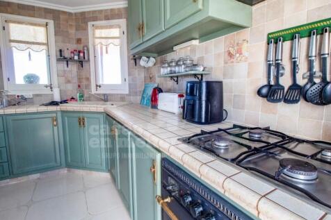 Villa with sea views in Addaia