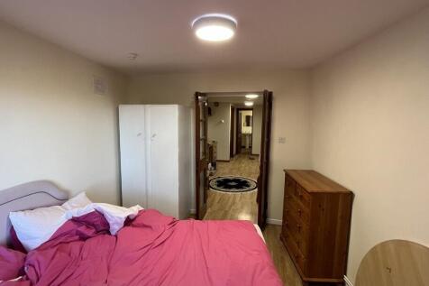 6 Bed House