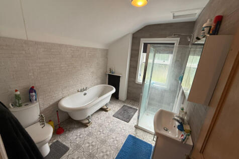 209 Hylton Road, WR2 5LA