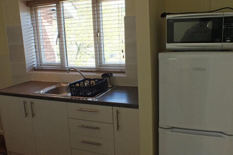 Kitchen with facilit