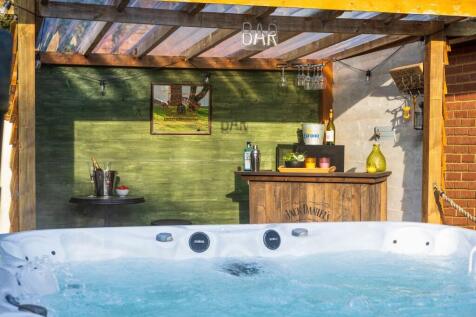 Garden bar