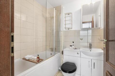 Annexe bathroom