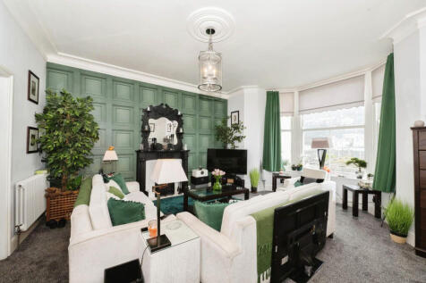 The Moorings 4