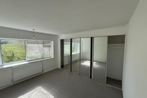 Bedroom (2).JPEG
