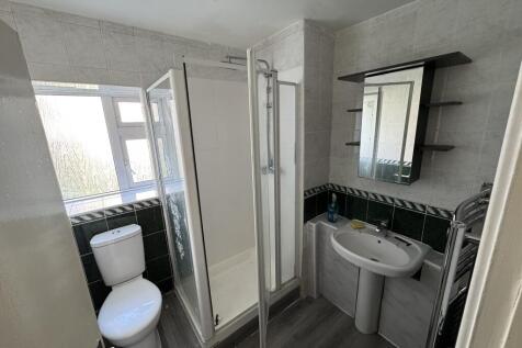 Bathroom (5).JPEG