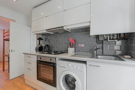 20251010064246_P1023942_Z7y0t