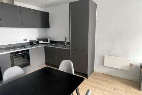 Kitchen 2.jpg