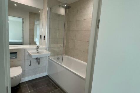 Bathroom 1.jpg
