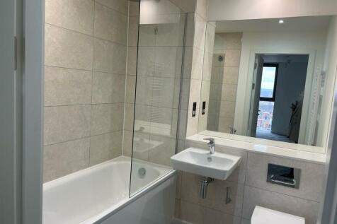 Bathroom A3103.jpg