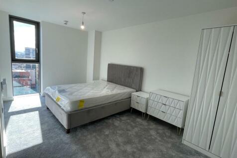 Bedroom 1.jpg