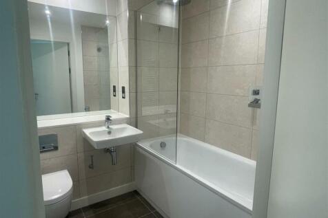 Bathroom 2.jpg