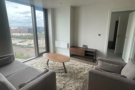 Living Room 3.jpg