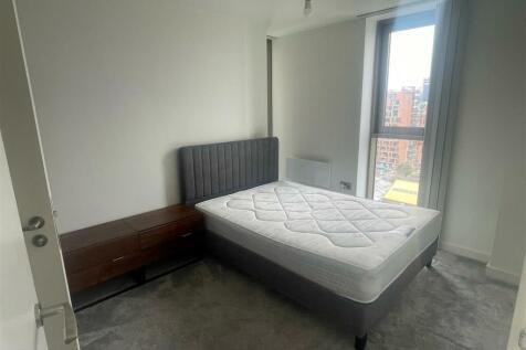 Bedroom 1a.jpg