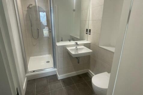 Bathroom 1.jpg