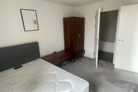 Bedroom 2a.jpg