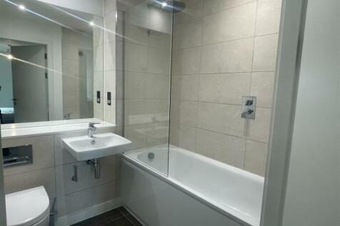 Bathroom 1.jpg