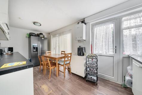 Kitchen/Dining Area