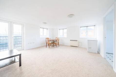 Living Area/Dining Area