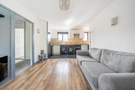 Reception/Kitchen