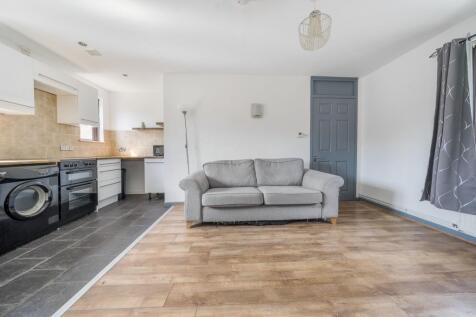 Reception/Kitchen