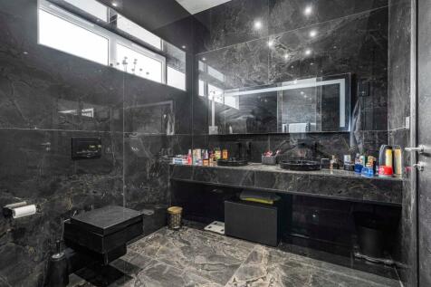 En-Suite To Master