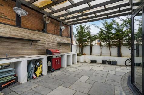 Outdoor Kitchen