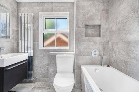 Fanily Bathroom