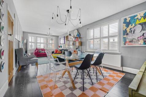 Sitting/Dinning Room