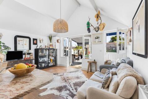 Kitchen/Living Area