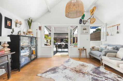 Kitchen/Living Area