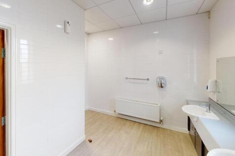 207TadcasterRoadYorkBathroom.jpg