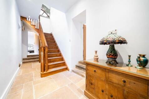 Hallway-2.jpg