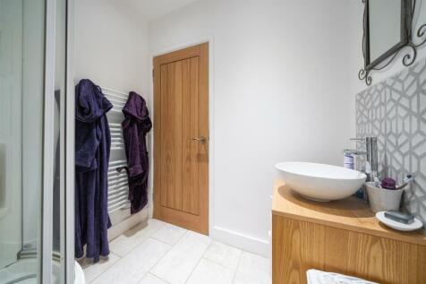 Bedroom 1-7.jpg