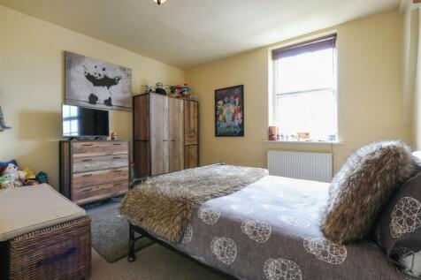 Bed3.jpg