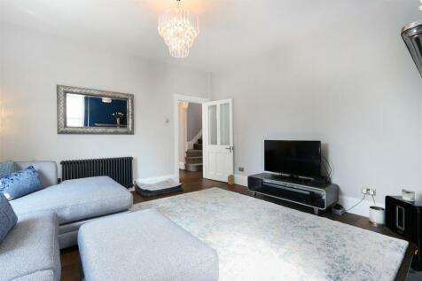 Living Room2.jpg