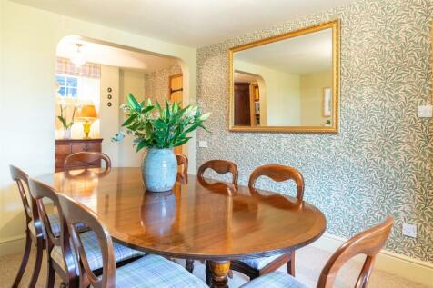 Dining Room-3.jpg
