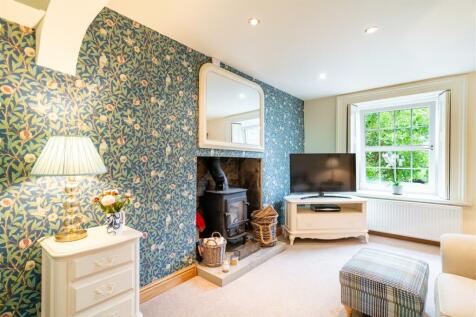 Living Room-4.jpg