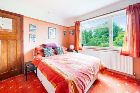 Bedroom 1-2.jpg