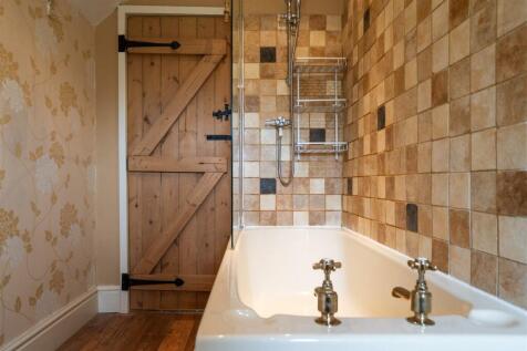 Bathroom-3.jpg