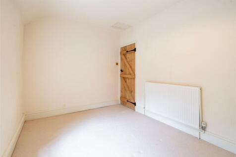 Bedroom 1-3.jpg