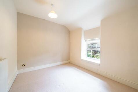 Bedroom 1.jpg