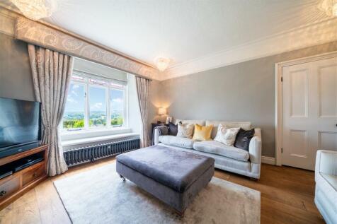 Living Room-2.jpg