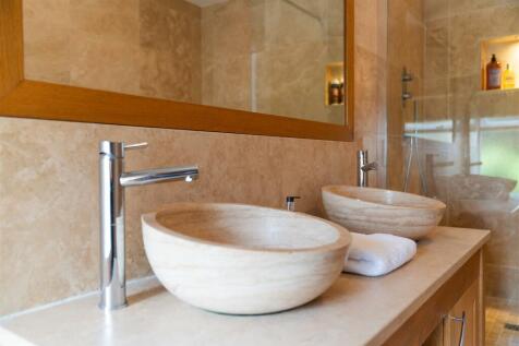 Bathroom 2-5.jpg