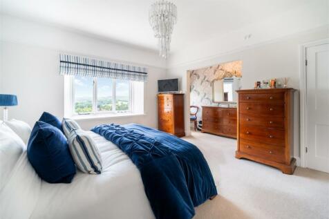 Bedroom 1-2.jpg