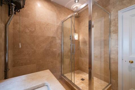 Bathroom 1-2.jpg