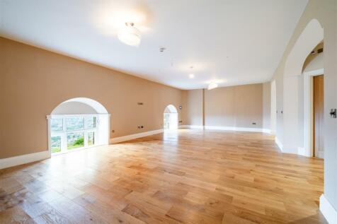 Living Area-3.jpg