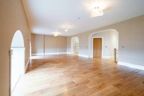 Living Area-4.jpg