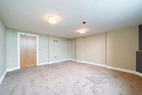 Bedroom 1-2.jpg